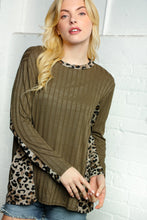 Load image into Gallery viewer, Leopard Stripe Rib Out Seam Stitch Pullover
