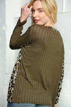 Load image into Gallery viewer, Leopard Stripe Rib Out Seam Stitch Pullover
