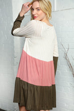 Load image into Gallery viewer, RIB TIERED COLOR BLOCK KNIT DRESS
